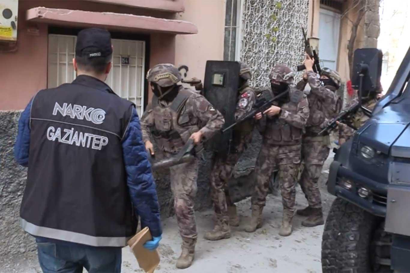 Gaziantep'te uyuşturucu satıcılarına operasyon: 20 gözaltı